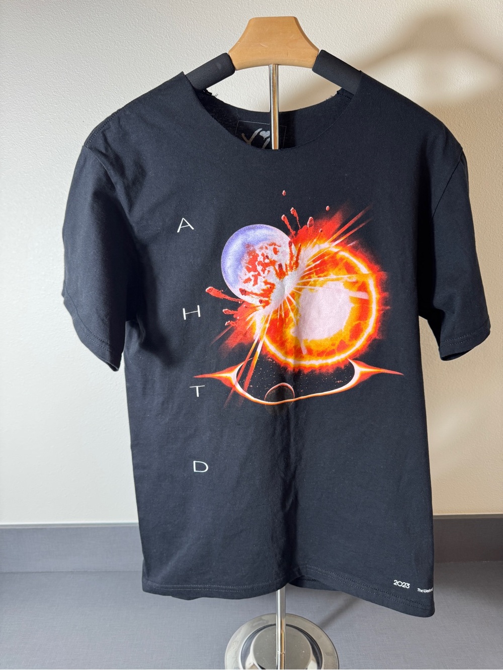 The Weeknd 2023 AHTD Tour Shirt - Distressed Cut Collar M